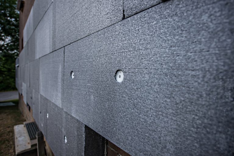 How to Choose the Right Graphite Polystyrene Board for Your Building Project